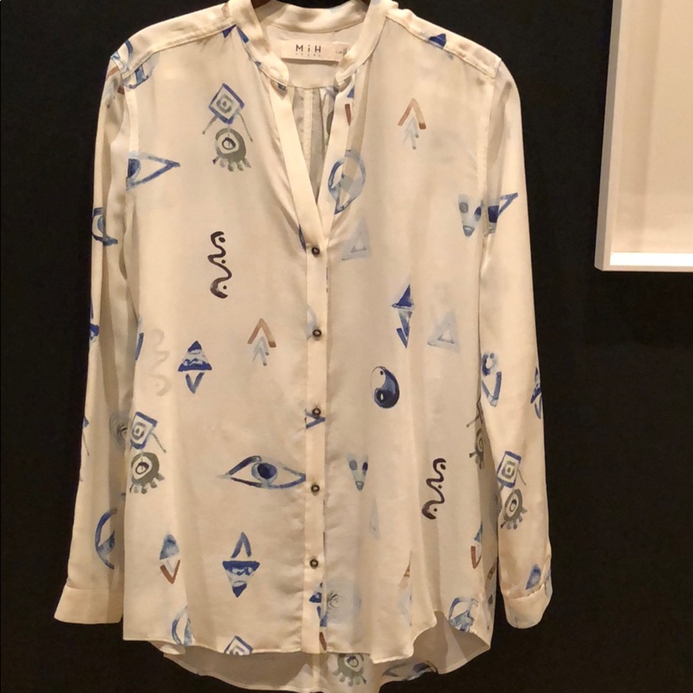 Silk, shirt tail hem MIH blouse with print.